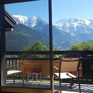 Spacious Duplex With Mont Blanc View Apartment