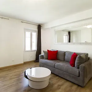 https://florella-clemenceau-apartment.fr-provencehotel.com